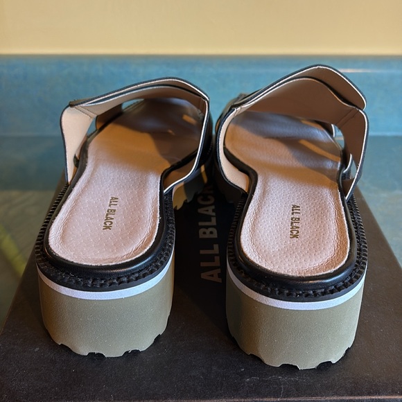 All Black Lugg Mule New in box sizes 40 (9) color is Black - Picture 3 of 9